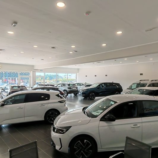 La tua auto, la nostra missione.
Gespa è il tuo autosalone multimarche di fiducia, specializzato in auto nuove, noleggio a lungo termine e soluzioni di mobilità per privati, professionisti e aziende. Ti accompagniamo nella scelta del veicolo più adatto alle tue esigenze con un servizio basato sull’ascolto, sulla trasparenza e sulla consulenza personalizzata.
