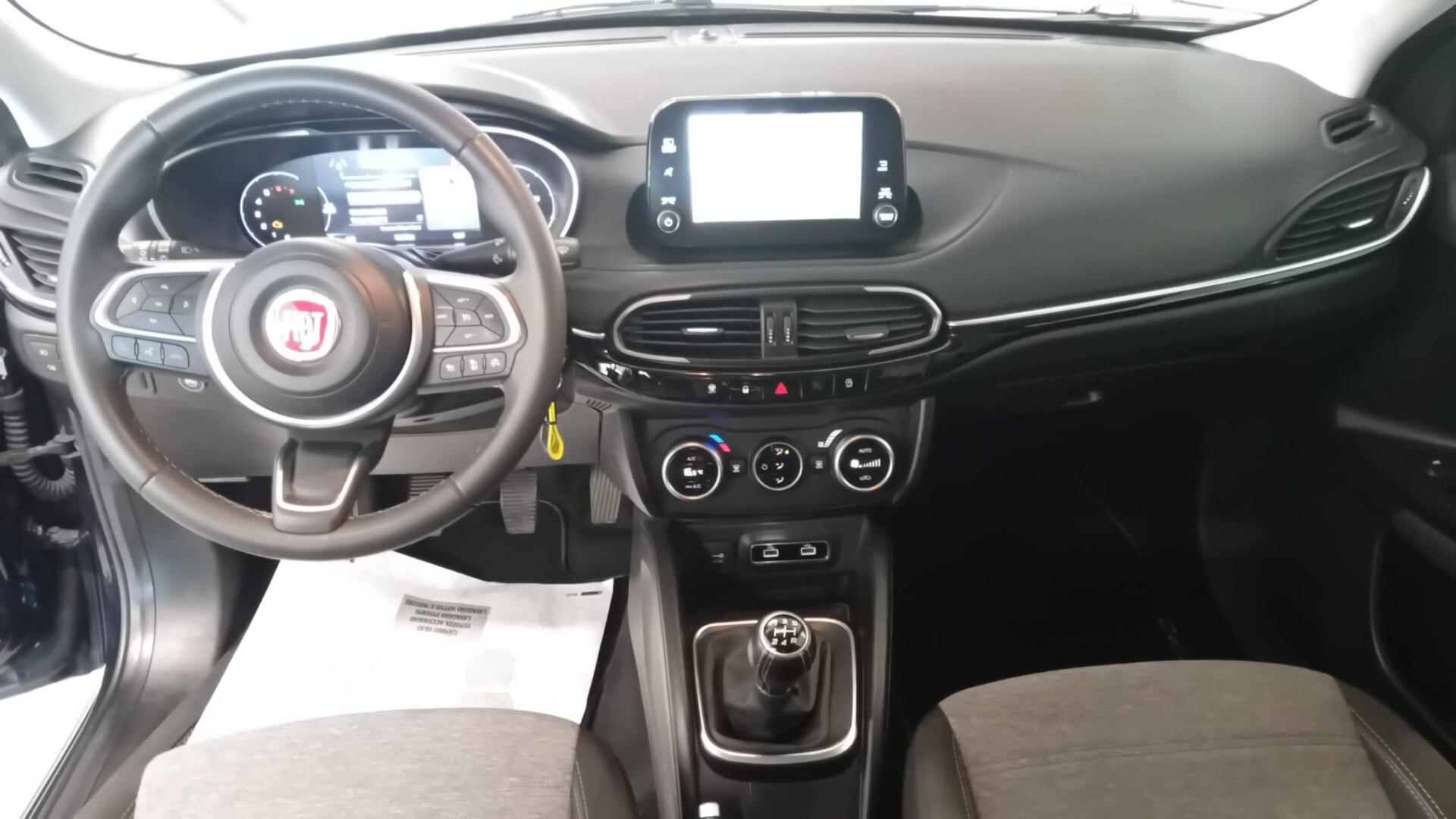 FIAT Tipo (2015-->) Tipo 1.0 5 porte Cross