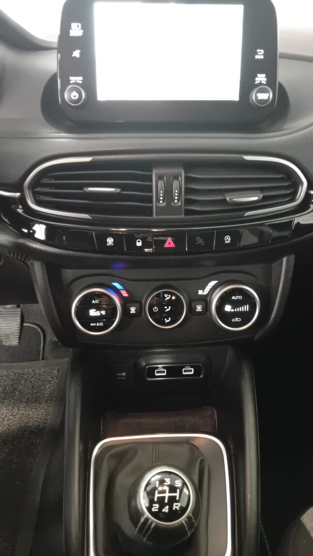 FIAT Tipo (2015-->) Tipo 1.0 5 porte Cross